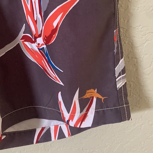 Tommy Bahama Board shorts NEW Sz 34 Swim Trunks - Picture 3 of 8